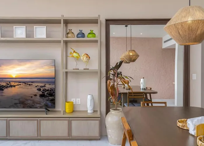 3br & Dining Steps Away Сasa de vacaciones