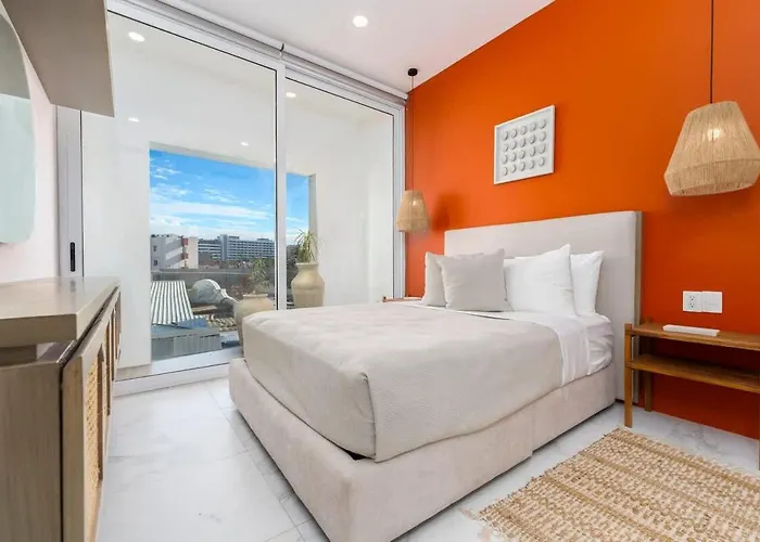 3br & Dining Steps Away Сasa de vacaciones