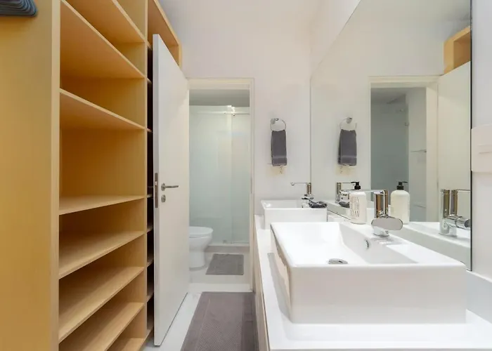 3br & Dining Steps Away Сasa de vacaciones